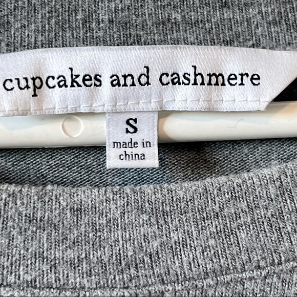 CUPCAKES & CASHMERE Gray Nirvana Dolman Sleeve Sweater—SZ. Small - Picture 9 of 14